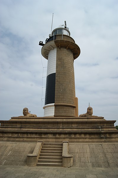 colombo_port_lighthouse