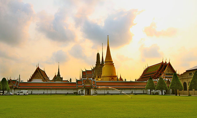 640px-Temple_of_the_Emerald_Buddha_2012